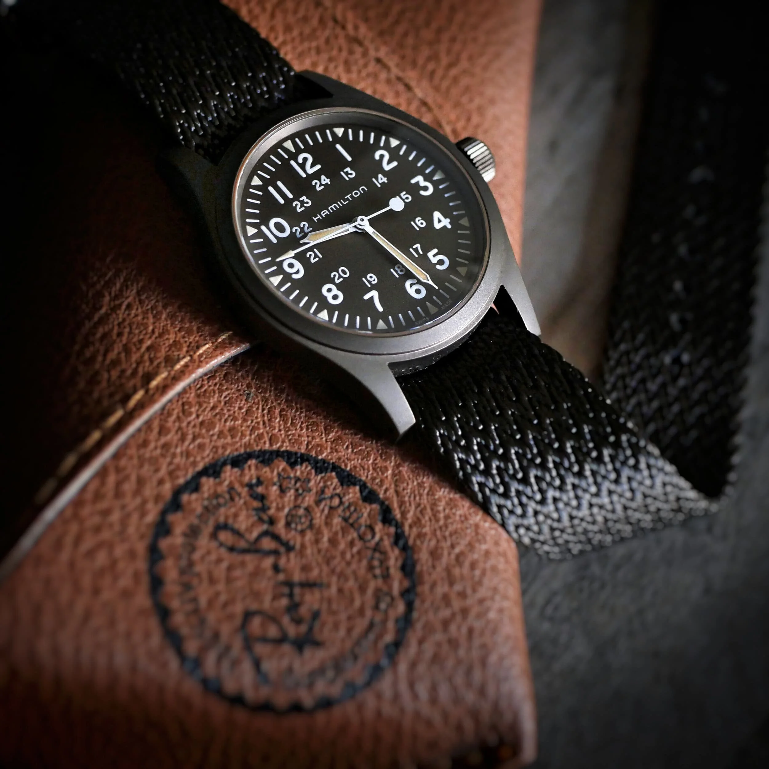 Hamilton khaki field top mechanical leather strap